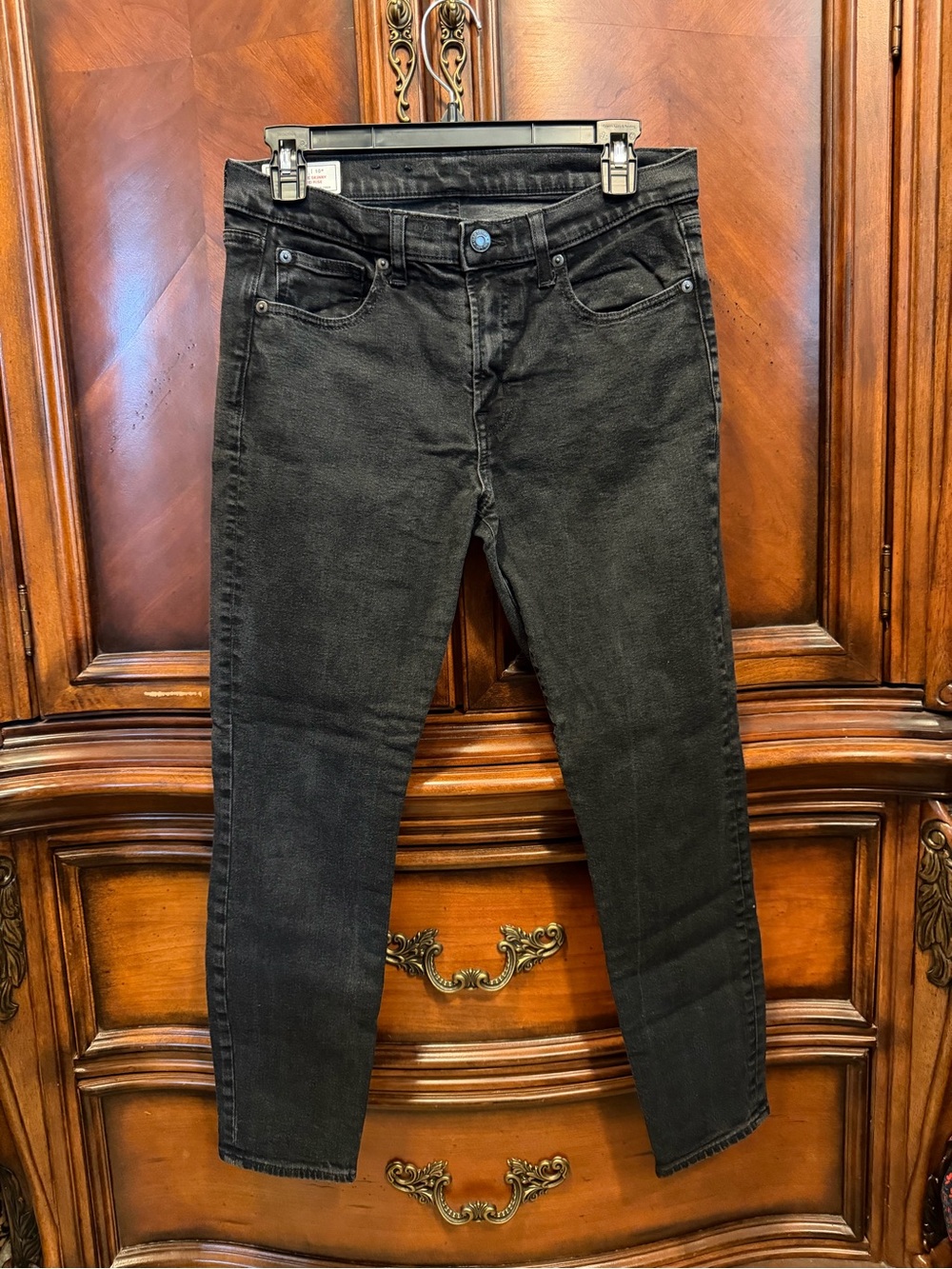 GAP True Skinny Mid Rise in Washed Black size 10